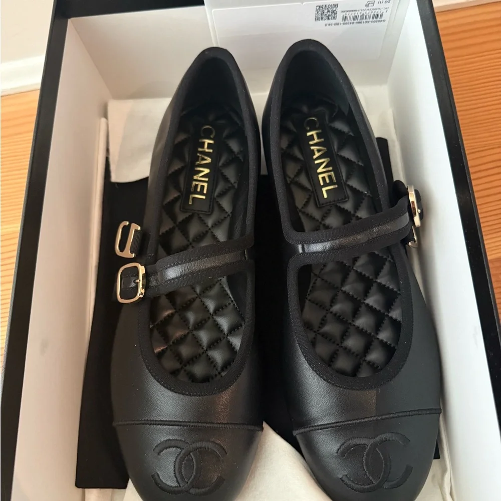 CHANEL Black Mary Jane Loafers - Picture 5 of 10